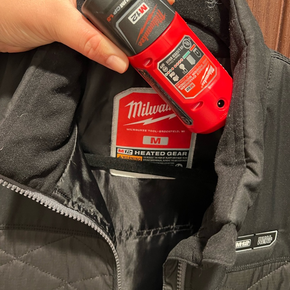 M12 Women's Heated Axis Jacket - image 4